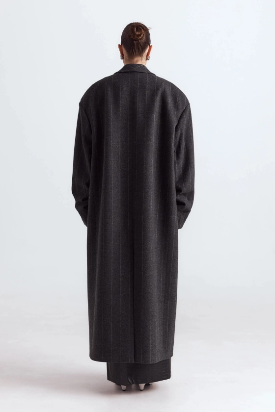 Straight-cut coat with gathered sleeves - photo 5