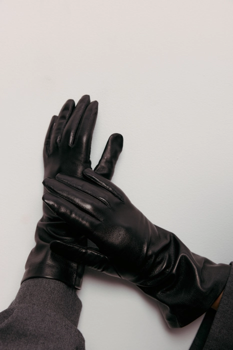 Classy gloves
