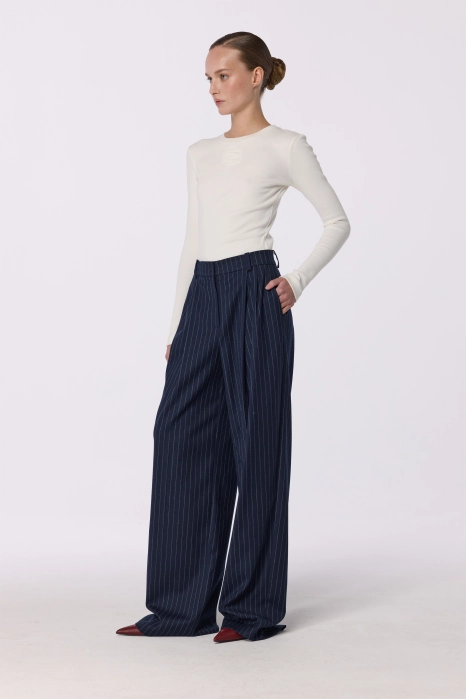 Relaxed wool pants