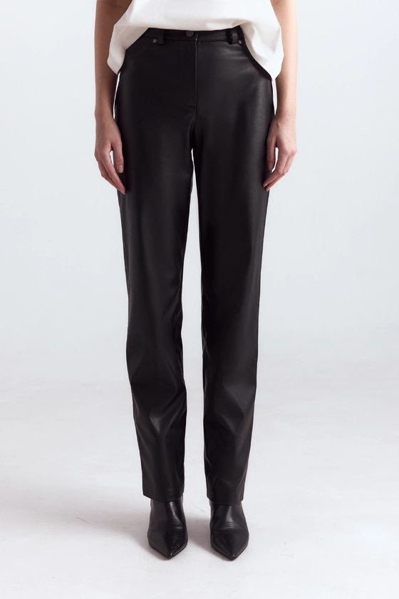 Pants made of eco-leather - photo 3