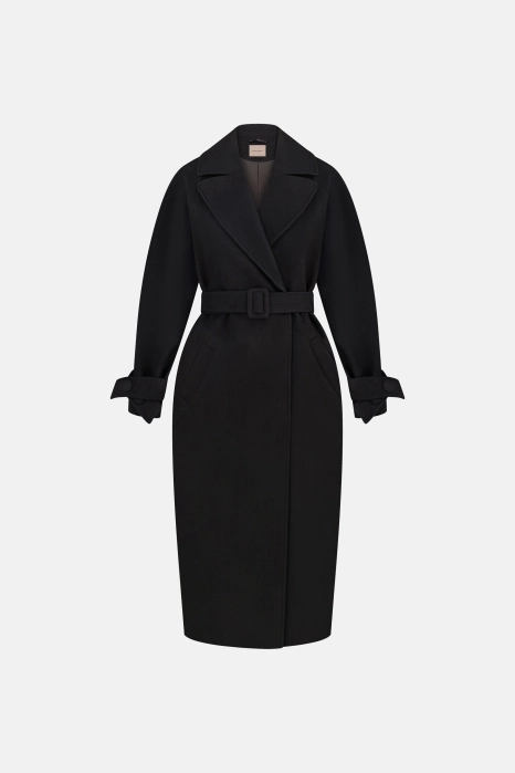Maxi coat with lowered sleeves