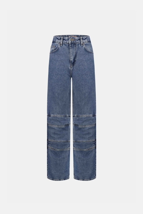  Bulky jeans