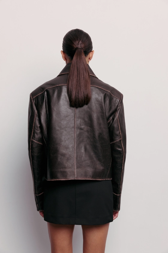 Leather jacket with natural scuffs - photo 4