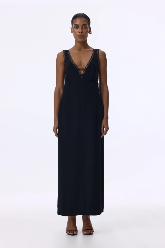 Midi dress with deep neckline and lace - photo 3