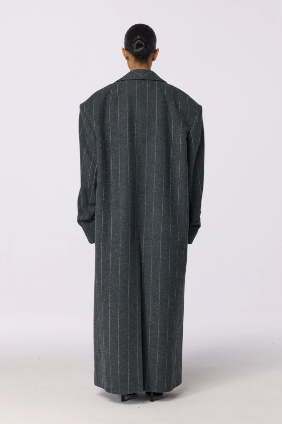Straight-cut coat with gathered sleeves - photo 6