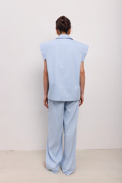 Relaxed linen trousers