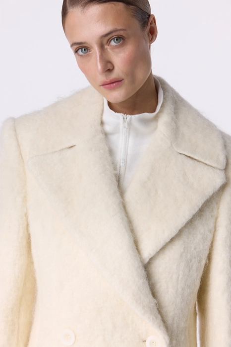 Snug alpaca coat