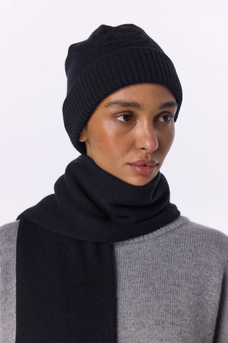 Tiny scarf