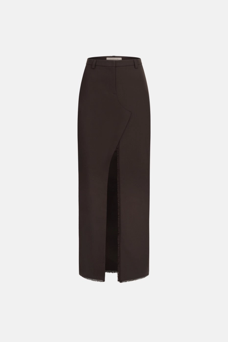 Maxi skirt with a slit
