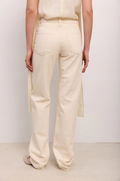 Straight-leg jeans