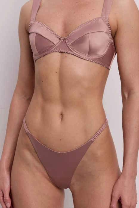 Dusk thong